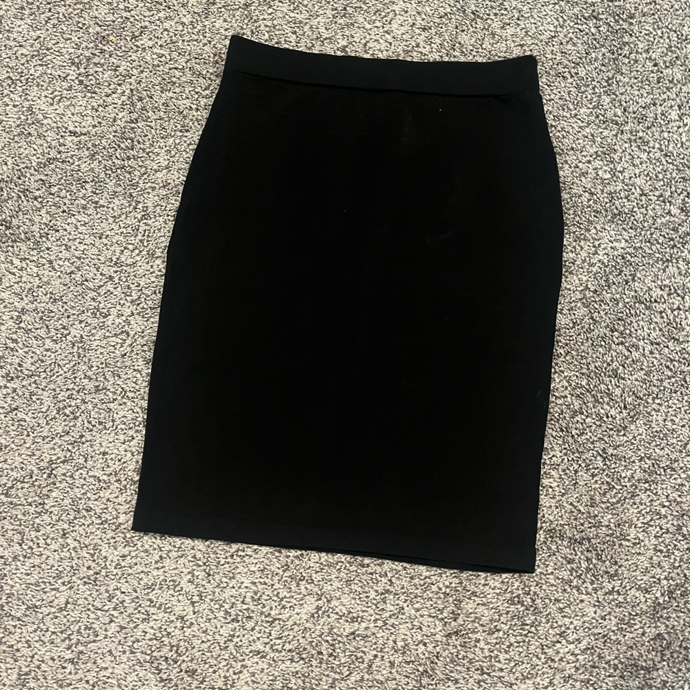 Forever 21 Black Knee-Length Pencil Skirt